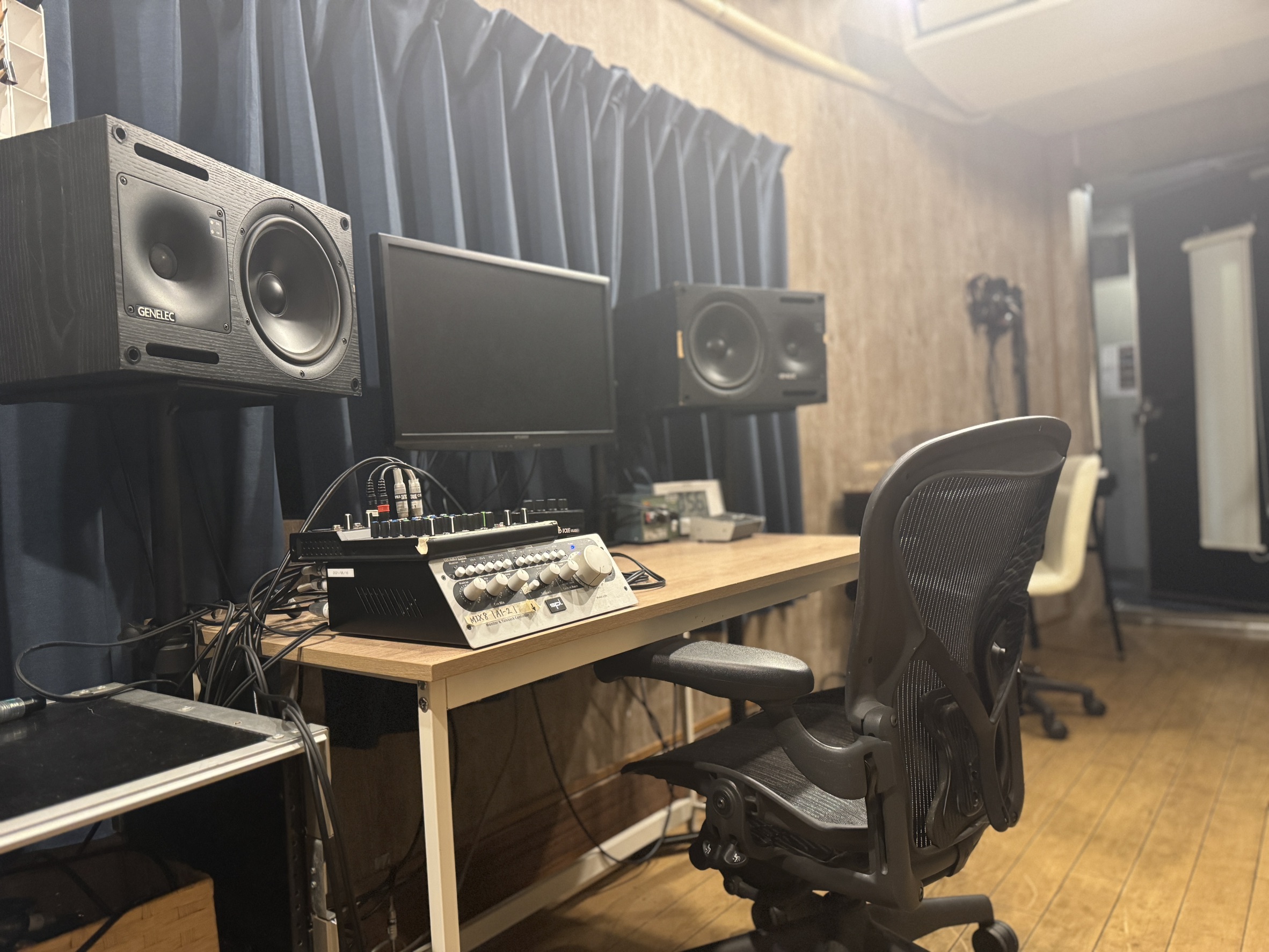 MIXING-ROOM